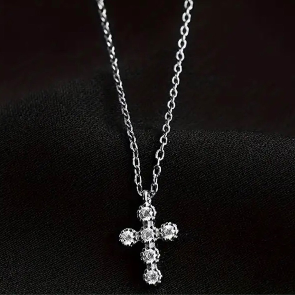 ✨ 925 Sterling Silver Cross Diamond Cz Necklace✨ - Picture 2 of 3